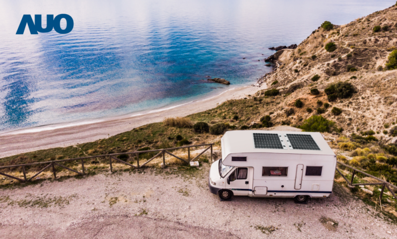 「可撓輕量化太陽光電板SunCurva」使用輕量特殊耐候型複合板取代傳統太陽能板的玻璃前板，不僅降低70%重量，每米平方僅3Kg；具有抗衝擊性能及通過電磁相容性測試，可應用於交通運輸工具，如露營車、遊艇等